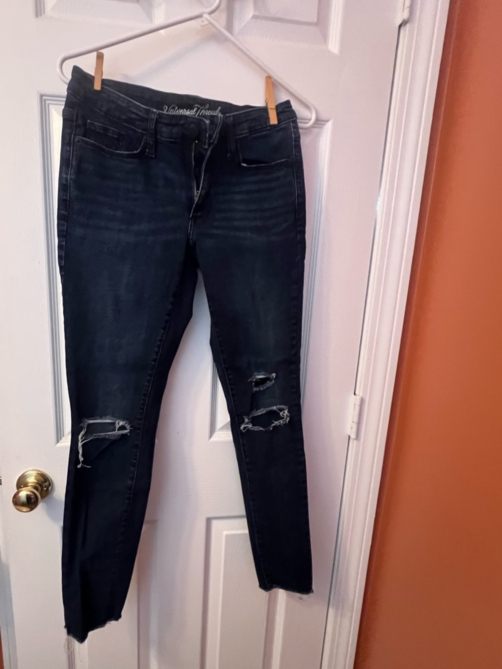Universal Thread Black Skinny Distressed Jeans